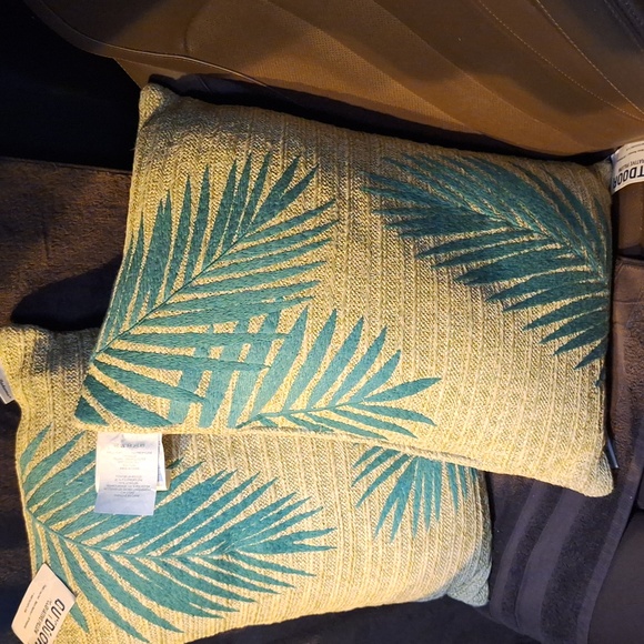 NWT Tommy Bahama Patio Decorative Pillows Palm Leaves Light Brown & Green 14×24 - Picture 13 of 13